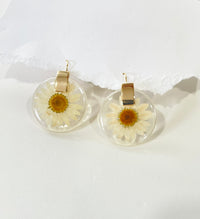 Dried Floral Daisy Dangles