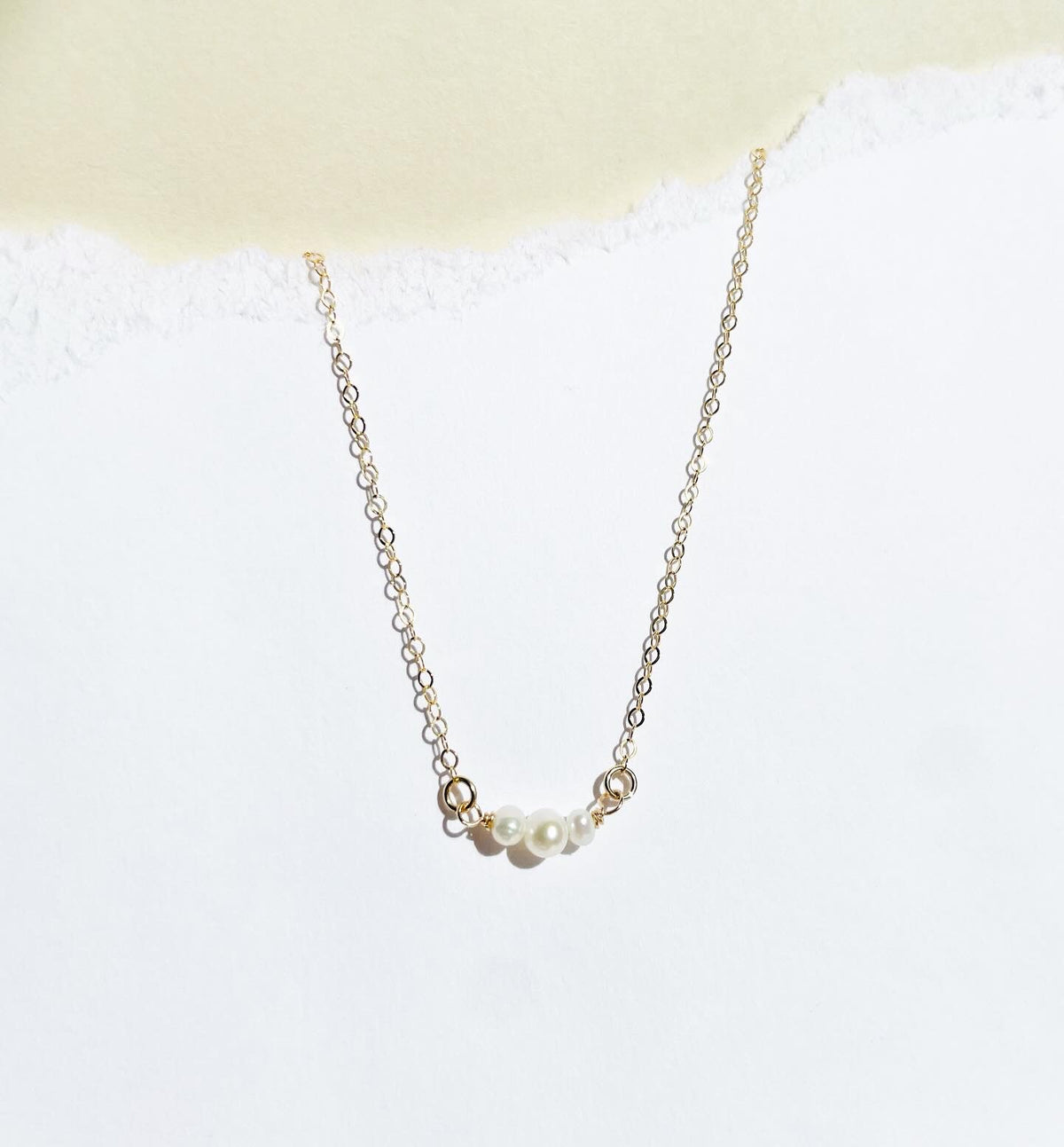 Dainty 3 Pearl Necklace