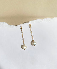 Chain Drop Pearl Earrings