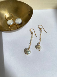 Chain Drop Pearl Earrings